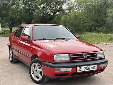 Volkswagen Vento: 1992 г., 1.8 л, Механика, Бензин, Седан