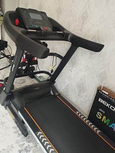 Беговая дорожка срочно Umay Fitness с мультимедийной консолью