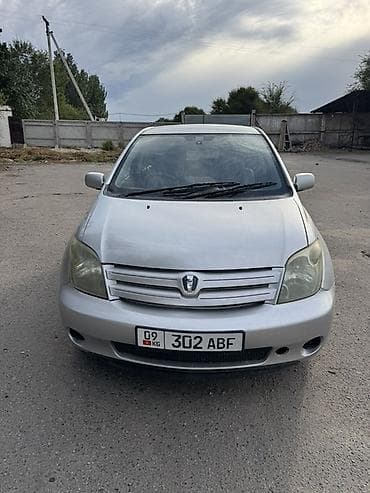 altezza lexus: Компактный 5‑дверный хэтчбек серебристого цвета. Основные — 1