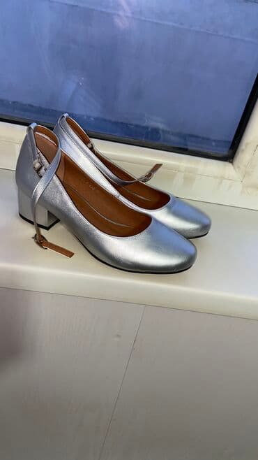 nike react: Туфли 36 размера
Доставка по городу бесплатно — 1