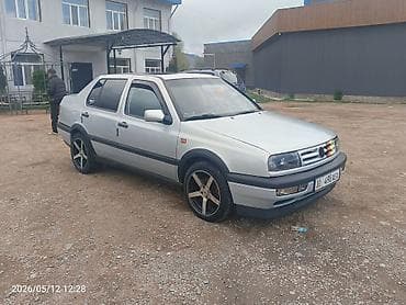 Volkswagen: Volkswagen Vento: 1993 г., 1.8 л, Механика, Бензин, Седан — 8