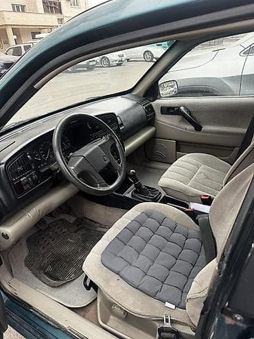variant: Volkswagen Passat Variant: 1992 г., 1.8 л, Механика, Бензин, Универсал — 7