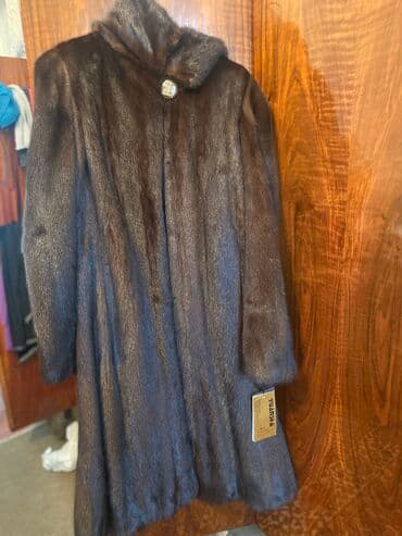 шуба кроликовая: Продаю шубу норка цельная 
Размер 46 к низу чуть расклешоная 
Новая — 4