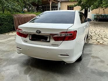 Продажа авто: Toyota Camry: 2014 г., Автомат, Бензин, Седан — 4