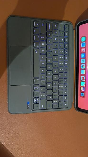 Планшеты: IPad Pro 11" (M4, модель MVV83LL/A), 256 ГБ, Wi‑Fi - Дисплей 11 — 10