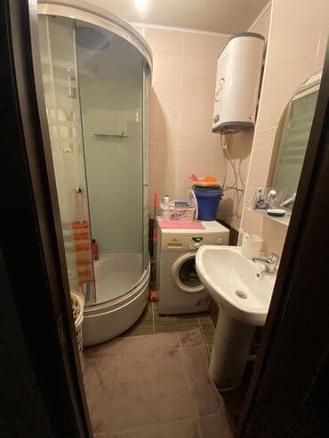 дом под квартиру: 3 комнаты, 70 м², 105 серия, 1 этаж — 9