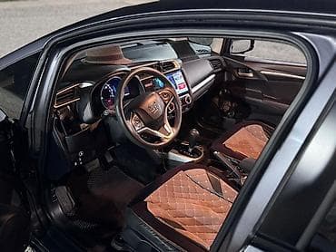 малометражки авто: Honda Fit: 2019 г., 1.5 л, Вариатор, Бензин, Хэтчбэк — 6