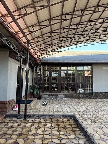хата кызыл аскер: 🏡 **Продается уютный 5-комнатный дом** ━━━━━━━━━━━━━━━━━━━━━━ 📍 — 4
