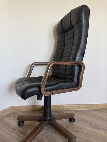 кресло офисное престиж: Офисное кресло, Б/у, С колесиками, цвет - Черный, Кожа, Самовывоз — 2