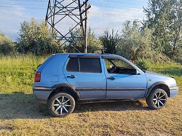 Транспорт: Volkswagen Golf: 1993 г., 1.8 л, Механика, Бензин, Хэтчбэк — 4