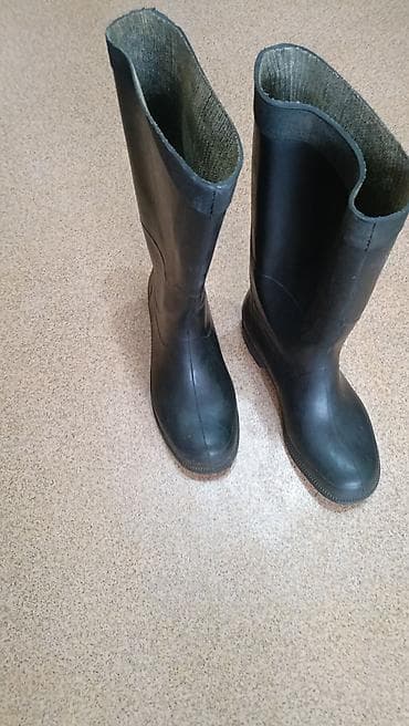 Резиновые сапоги классические, высокие. - Материал: плотная