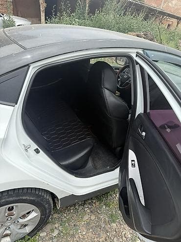 Транспорт: Hyundai Solaris: 2015 г., 1.6 л, Автомат, Бензин, Седан — 5