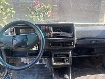 Транспорт: Volkswagen Golf: 1988 г., Механика, Бензин, Хэтчбэк — 9