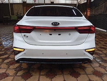 торг у капота: Kia K3: 2020 г., 1.6 л, Автомат, Бензин, Седан — 7