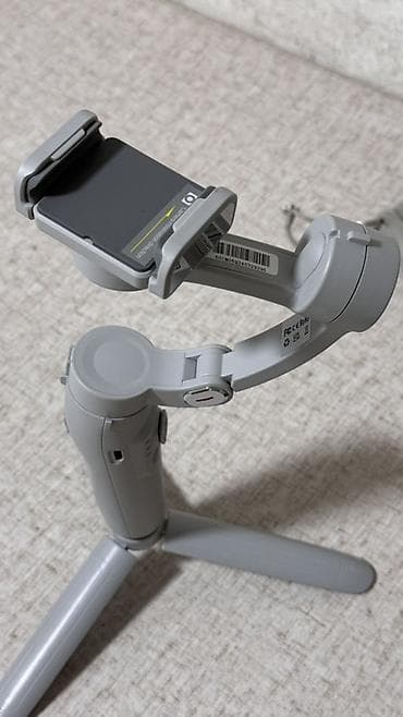 кабель для камеры видеонаблюдения: Стабилизатор‑гимбал для смартфона (серый) с мини‑штативом - 3‑осевая — 1