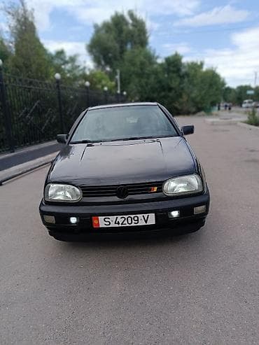 210 cdi: Volkswagen Golf: 1993 г., 1.8 л, Механика, Бензин, Хэтчбэк — 2