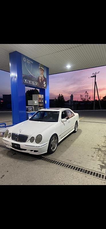 Mercedes-Benz E-Class: 2000 г., 4.3 л, Седан
