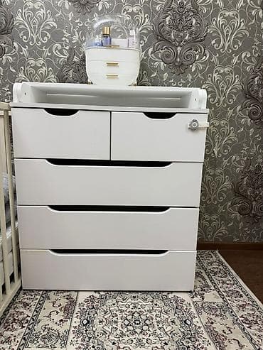 Белый комод с пеленальным столиком - Функциональный комод с 4