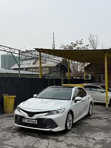Toyota Camry: 2018 г., Бензин, Седан — 1