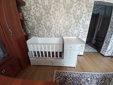 small table: Детская кроватка-трансформер с комодом и пеленальным столиком - — 1