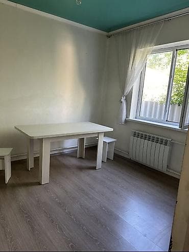 сдаю малосемейку: 50 м², 2 комнаты — 2