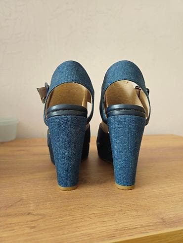 Босоножки, сандалии, шлепанцы: Босоножки, 38, Clarks, Б/у, цвет - Синий, Самовывоз — 2