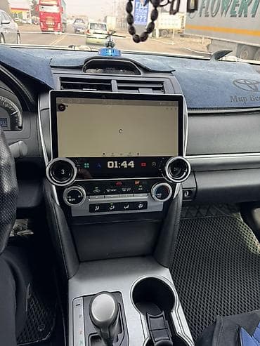 погрузчик фронтальный купить бу: Toyota Camry: 2014 г., 2.5 л, Автомат, Бензин, Седан — 9