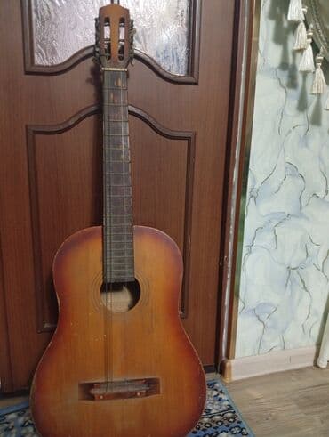 научу играть на гитаре в бишкеке: Акустическая гитара, классический тип (шестиструнная), с открытой — 1