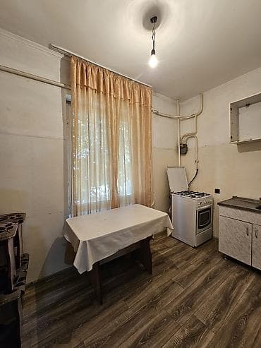 Кыймылсыз мүлк: 1 бөлмө, 35 м², Туңгуч мкр 105-серия, 1 кабат, Эски ремонт — 5