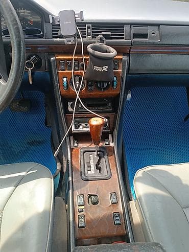 бмв м3 е30: Mercedes-Benz W124: 1992 г., 3.2 л, Автомат, Бензин, Седан — 6