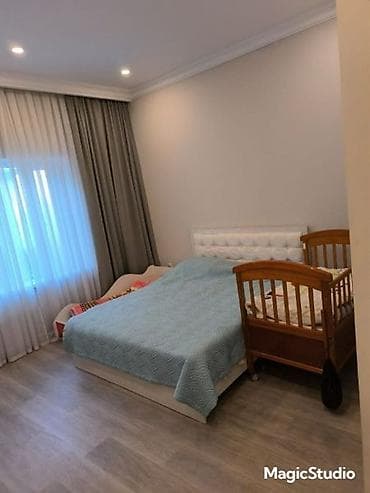 Недвижимость: ✨ Уютный Дом 📍 Локация: г. Бишкек, ж/м Ак-Ордо1! 🏠 Площадь: 125.6 м² — 8