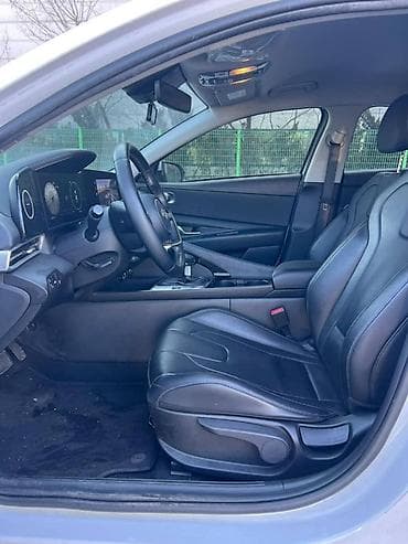 Продажа авто: Hyundai Elantra: 2022 г., Бензин, Седан — 7