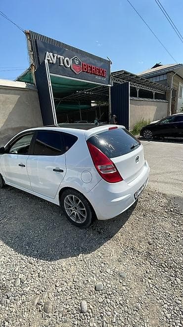 byd leopard 3: Hyundai i30: 2010 г., 1.6 л, Автомат, Бензин, Хэтчбэк — 3