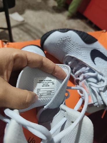Мужская обувь: Кроссовки Nike Tawa SE - Модель: Nike Tawa SE (ярлык внутри — 4