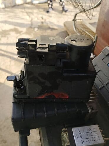 кровать подиум: Обшивка потолка Mercedes-Benz 1991 г. — 26