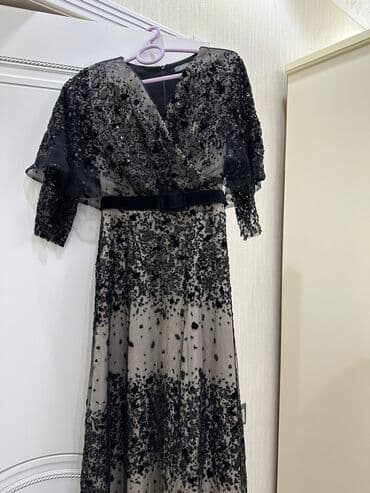 длинные черные платья с открытой спиной: Вечернее платье, А-силуэт, Длинная модель, С рукавами, M — 5