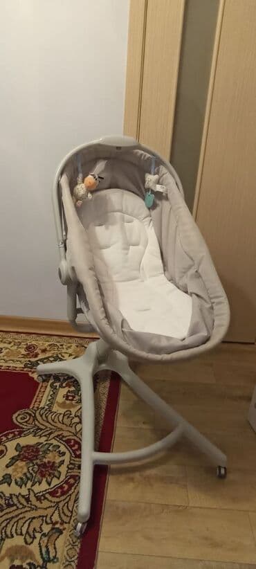 детский столик 3 в 1: Продам кроватку люльку Chicco baby hug 4 in 1 в отличном состоянии — 2