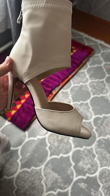 pull and beer: Босоножки на шпильке с закрытым высоким берцем - Цвет — 3