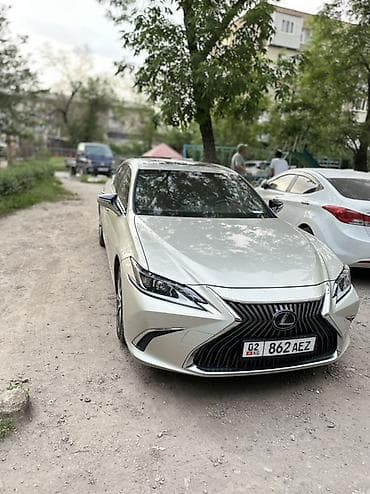 Lexus ES: 2019 г., 2.5 л, Вариатор, Гибрид, Седан