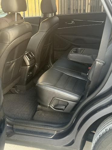 машина в идеальном состоянии: Kia Sorento: 2019 г., 2 л, Автомат, Дизель, Кроссовер — 9