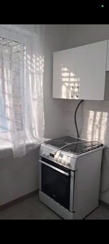 сдаю квартиру 8 микрорайон: 2 комнаты, 44 м², 104 серия, 1 этаж — 5