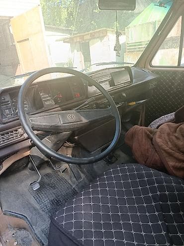 Унаа: Volkswagen Transporter: 1985 г., 1.6 л, Кол менен иштөөчү, Бус — 2
