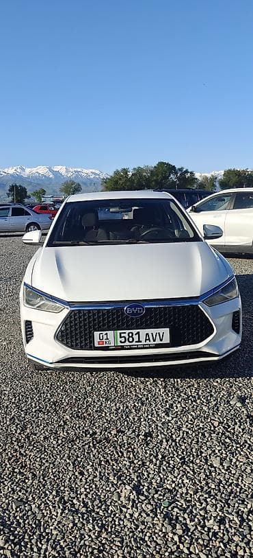 xpeng g3: BYD E2: 2019 г., Электромобиль, Хэтчбэк — 1