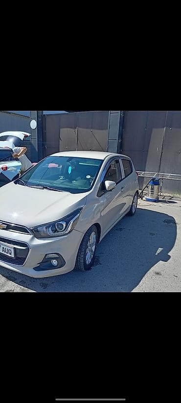 Chevrolet Spark: 2016 г., 1.1 л, Автомат, Бензин, Хэтчбэк — 2
