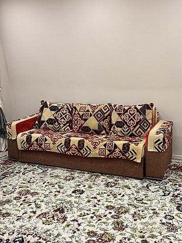 Ремонт и строительство: Продается 2 штуки таких диванов, с покрывалом, по три подушки — 1