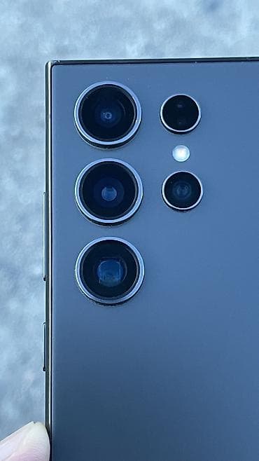 one pluse: Samsung Galaxy S24 Ultra, Б/у, 256 ГБ, цвет - Черный, 1 SIM, eSIM — 3