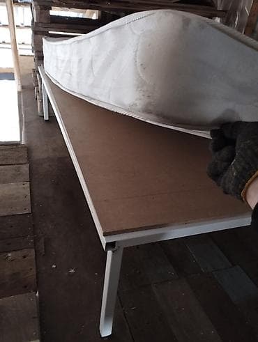 Двуспальные кровати: Односпальная кровать, Б/у, С матрасом, длина - 152 см — 3