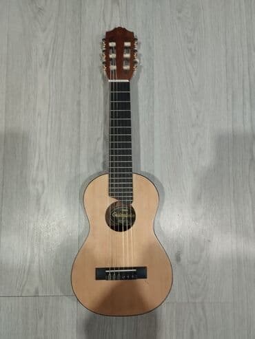 студийные микрофоны: Гитареле (guitalele) — компактный шестивструнный инструмент формата — 1