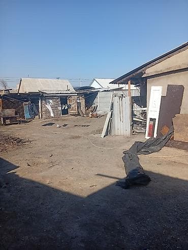 хоз постройки: Продаётся частный дом с большим двором и хозяйственными постройками — 4