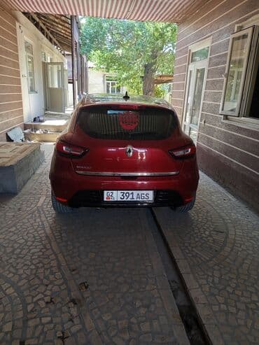 меняю на форестер: Renault Clio: 2017 г., 1.6 л, Робот, Дизель, Хэтчбэк — 3